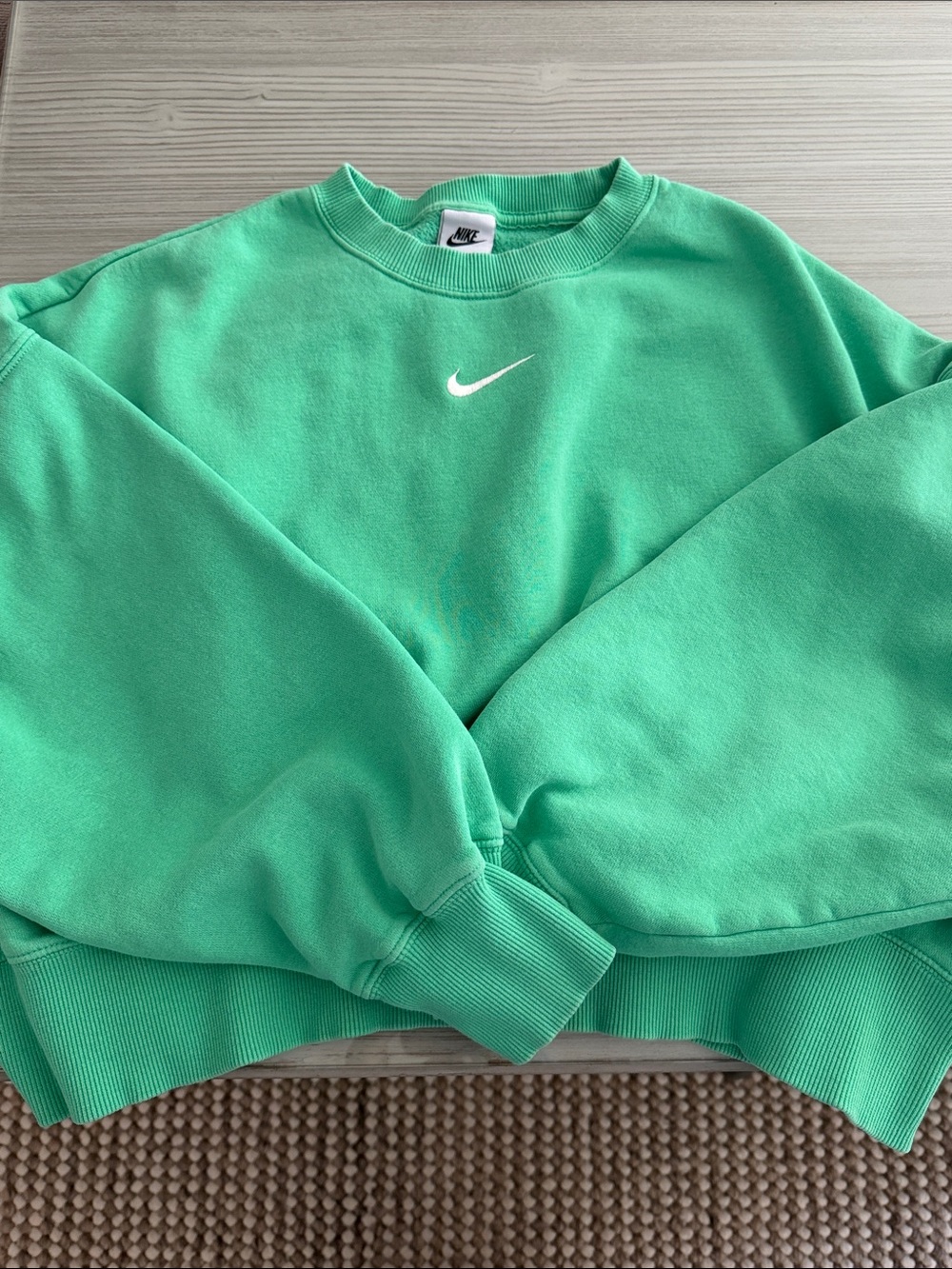 Nike • Women’s Green Cropped Crew Sweatshirt with Embroidered Swoosh
